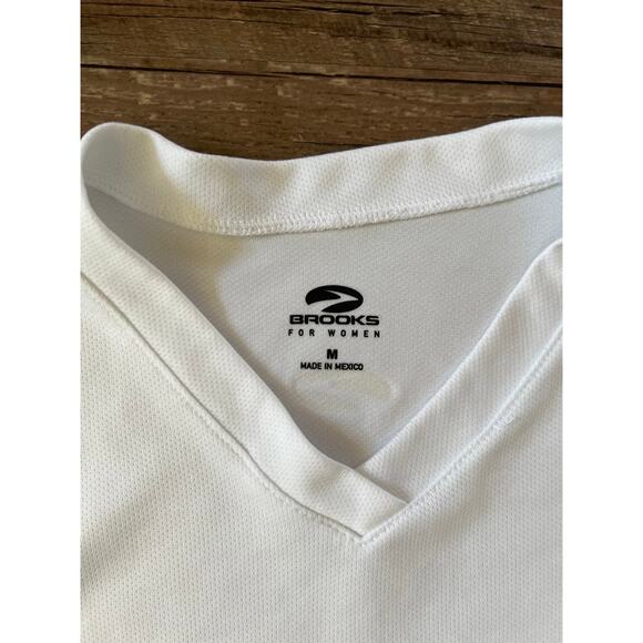 Brooks Women's White Athletic Running Sleeveless Vneck Breathable Tank-sz M - Picture 5 of 8